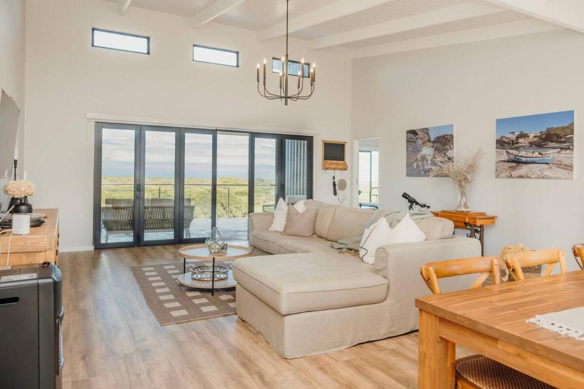 Ocean View 4-Bed Getaway On Pearly Beach Exterior photo