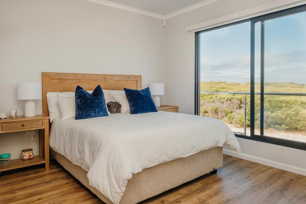 Ocean View 4-Bed Getaway On Pearly Beach Exterior photo